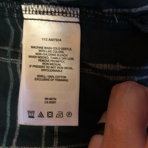 SALE! Columbia fishing shirt (size large in blue, teal). In EXCELLENT condition! - Picture 5 of 5